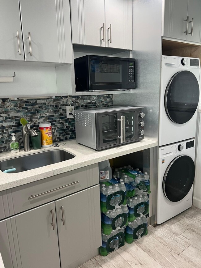 Building Photo - 3522 NE 171 St