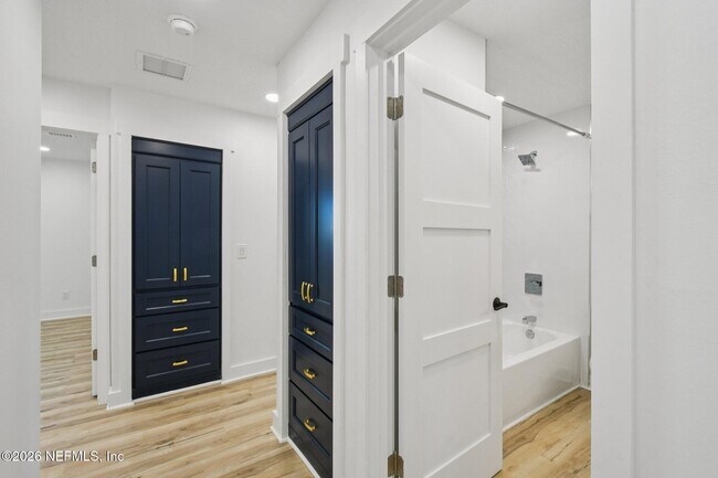 Building Photo - 3165 Creighton Forest Dr