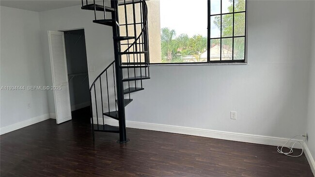 Building Photo - 8834 SW 130th Ct