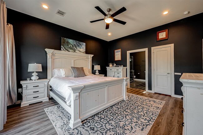 Building Photo - 108 Bay Oaks Dr