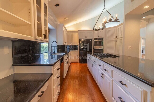 Building Photo - 672 Cypress Run