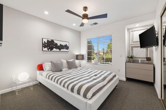 Building Photo - 44718 Alexandria Vale