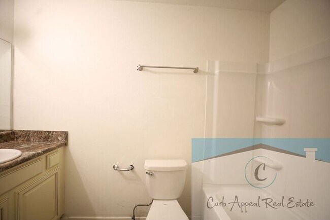 Building Photo - Move in special $800!! Beautiful 3 bed / 2 bath home - Nettleton!!