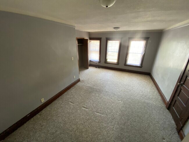 Building Photo - 1411 3rd Ave N