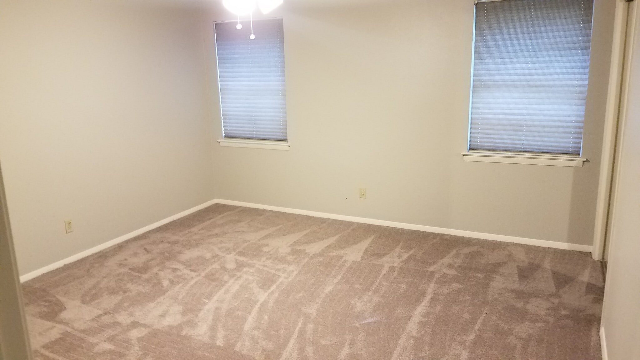 Bedroom # 3 - Master bedroom - 2927 Lawrence St