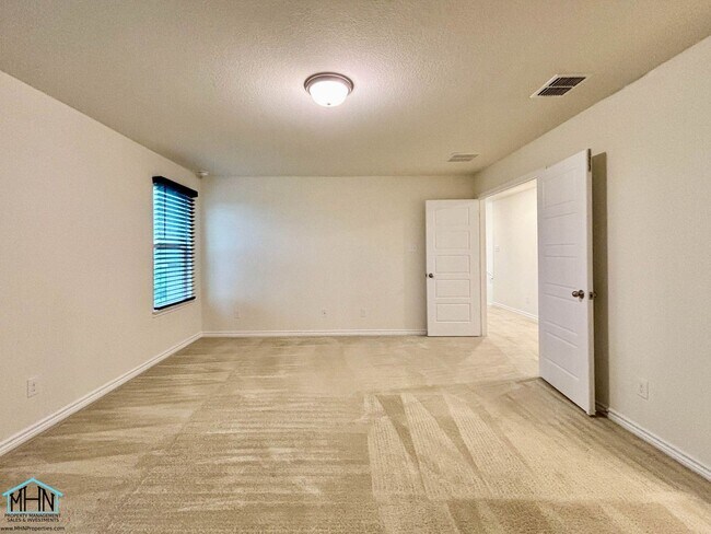 Building Photo - Welcome and Discover this thoughtfully des...