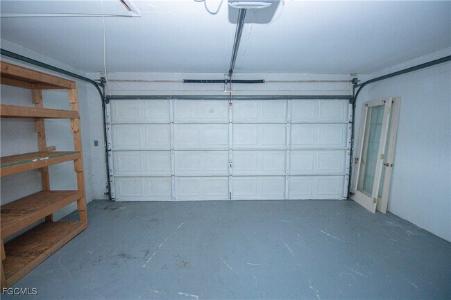 Building Photo - 3816 SE 12th Ave