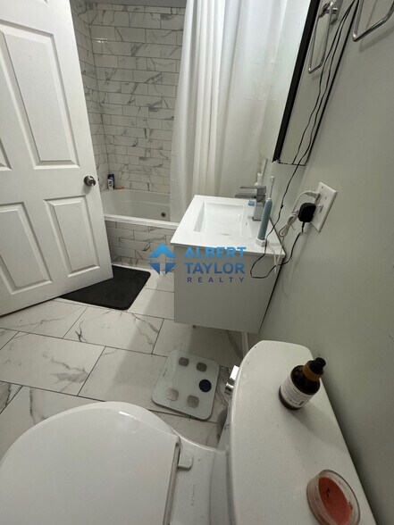 Building Photo - 38 Cherry St