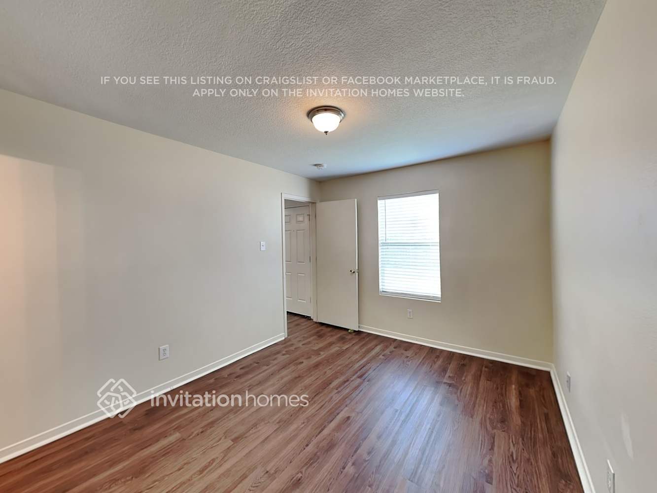 Building Photo - 1818 Day Lily Way