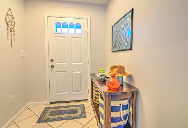 Building Photo - 3310 Europa Dr