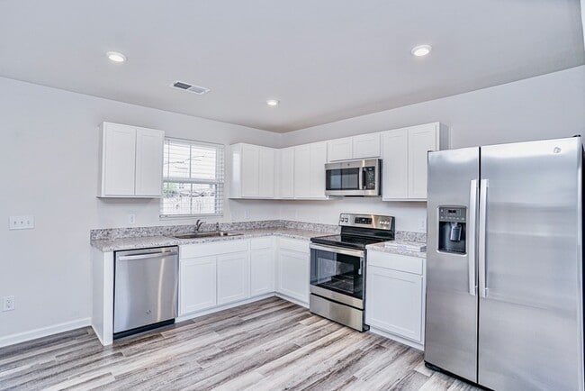 Building Photo - 231 Brooklane Ct