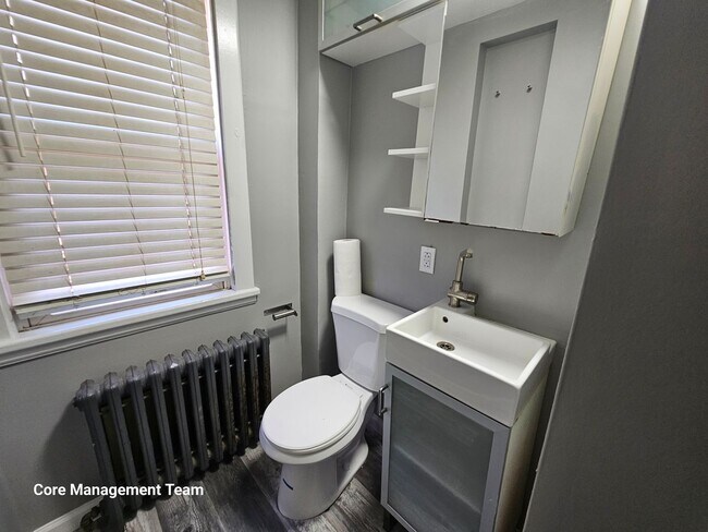 Building Photo - Update 2 bedroom House for Rent