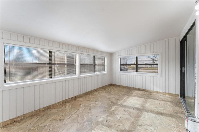 Building Photo - 153 Halleck Ln