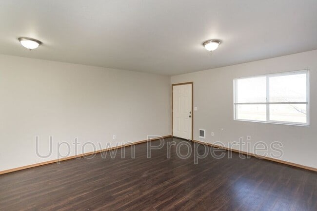 Building Photo - 7230 NE 18th Ave