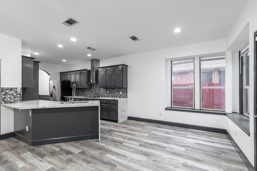 Building Photo - 1022 Shortleaf Pine Dr