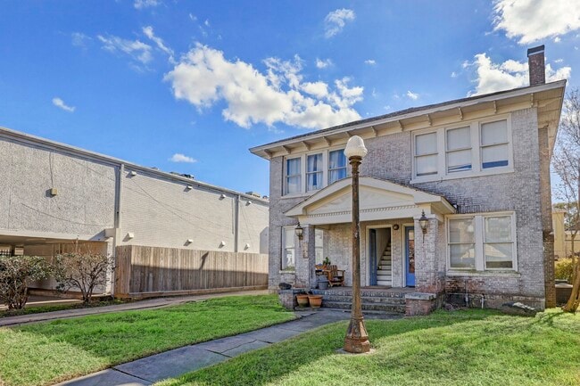 Building Photo - 1649 W Main St