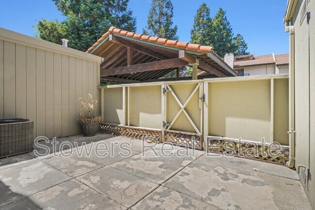 Building Photo - 1714 Parkside Dr