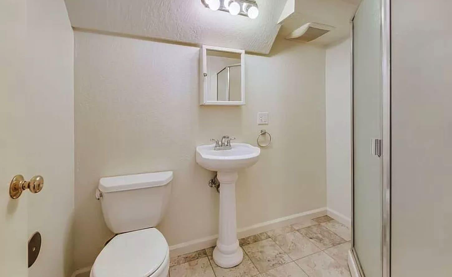 Building Photo - 2401 SE 138th Ave