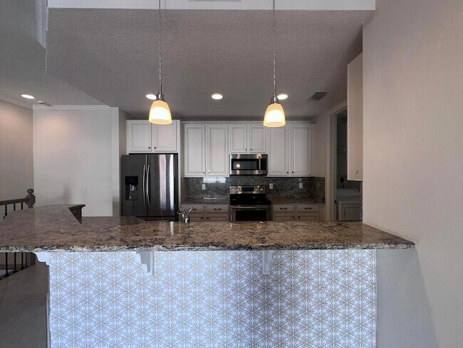 Building Photo - 10320 SW Stephanie Way