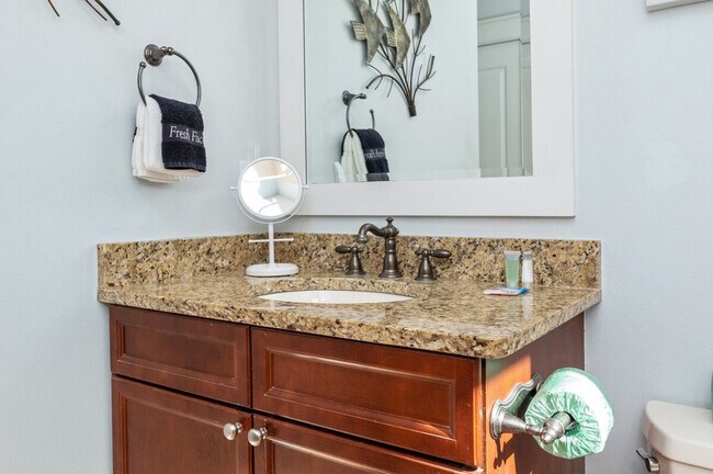 Building Photo - 87 Barracuda St