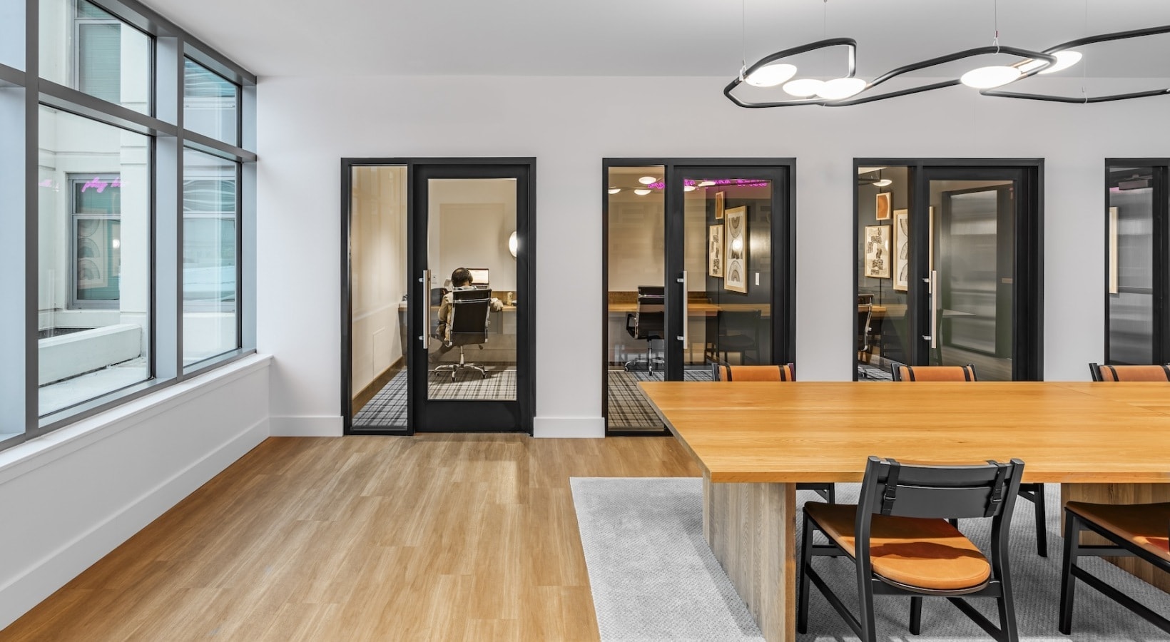 Building Photo - 645 W Kinzie St