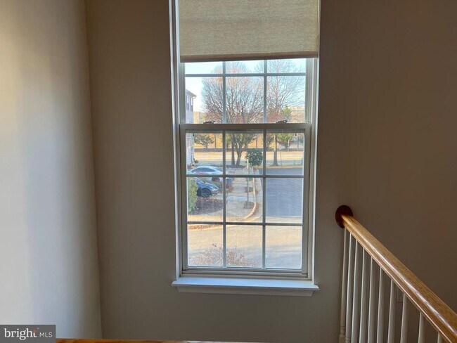 Building Photo - 5925 Kirkcaldy Ln