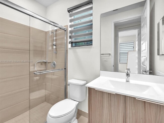 Building Photo - 10250 NW 76th Terrace