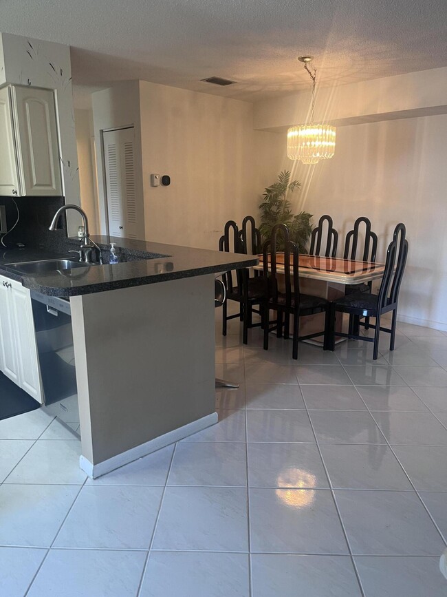 Building Photo - 14887 Bal Moral Ln