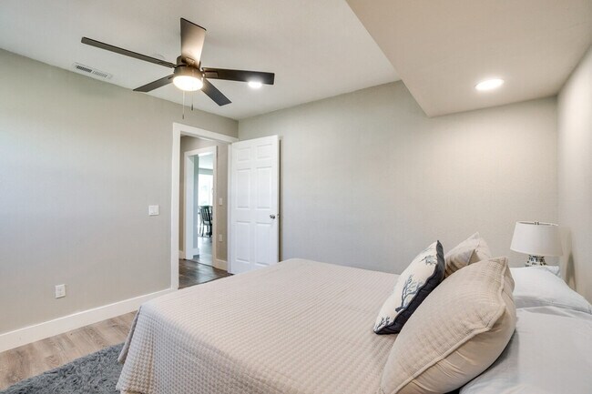 Building Photo - 6372 Otis Rd