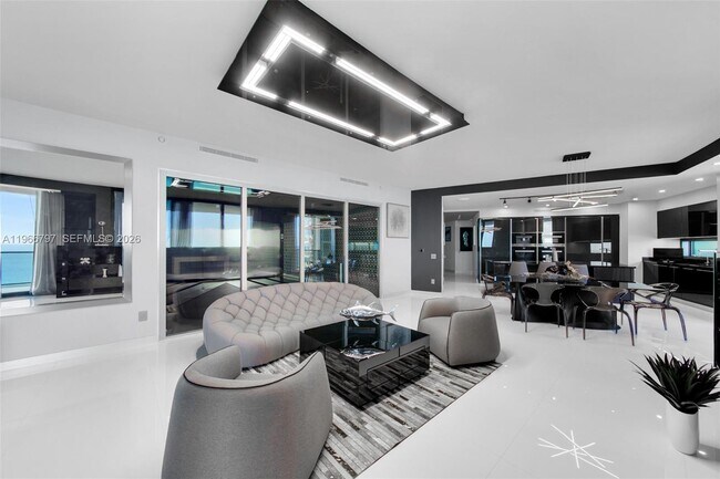 Building Photo - 18555 Collins Ave