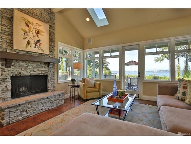 Building Photo - 4bd/3.5ba Kirkland House