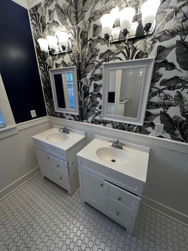 Building Photo - 2192 Nelson Ave