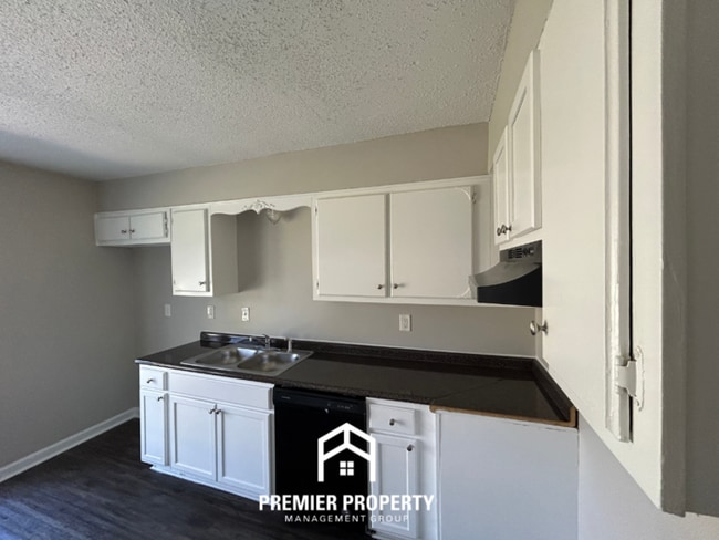 Building Photo - 3720 Pembrook Cove