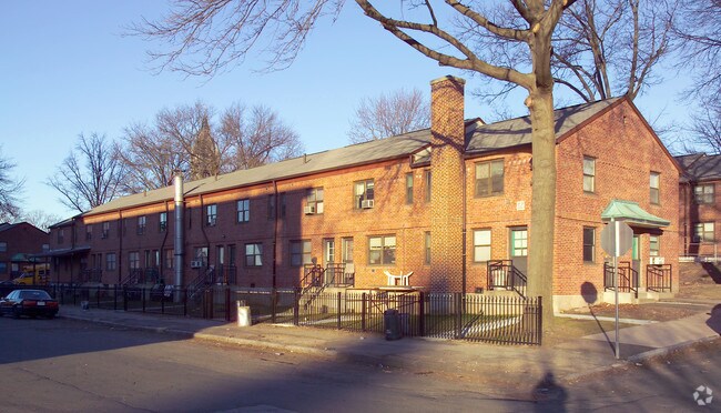 Building Photo - 19-23 Oliver St