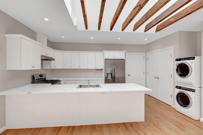 Building Photo - 136 Rockaway Ave
