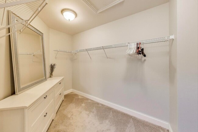 Building Photo - 613 Kinnear Cove