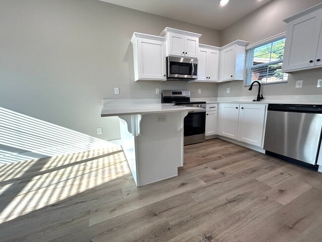 Building Photo - Brand New 2 Bedroom 1.5 Bath home