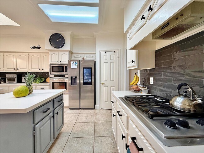 Building Photo - 16002 Garden Hill Ln