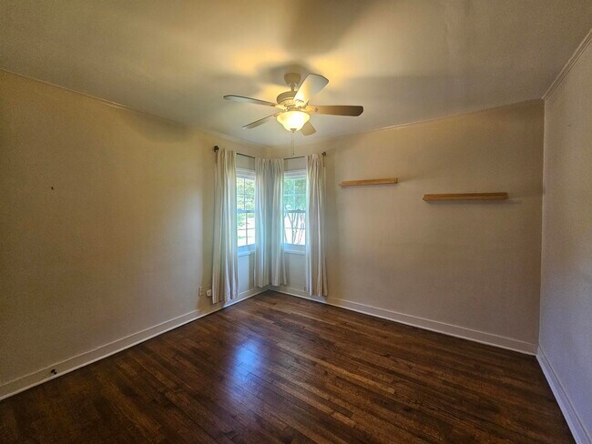 Building Photo - 4093 Hilldale Ave