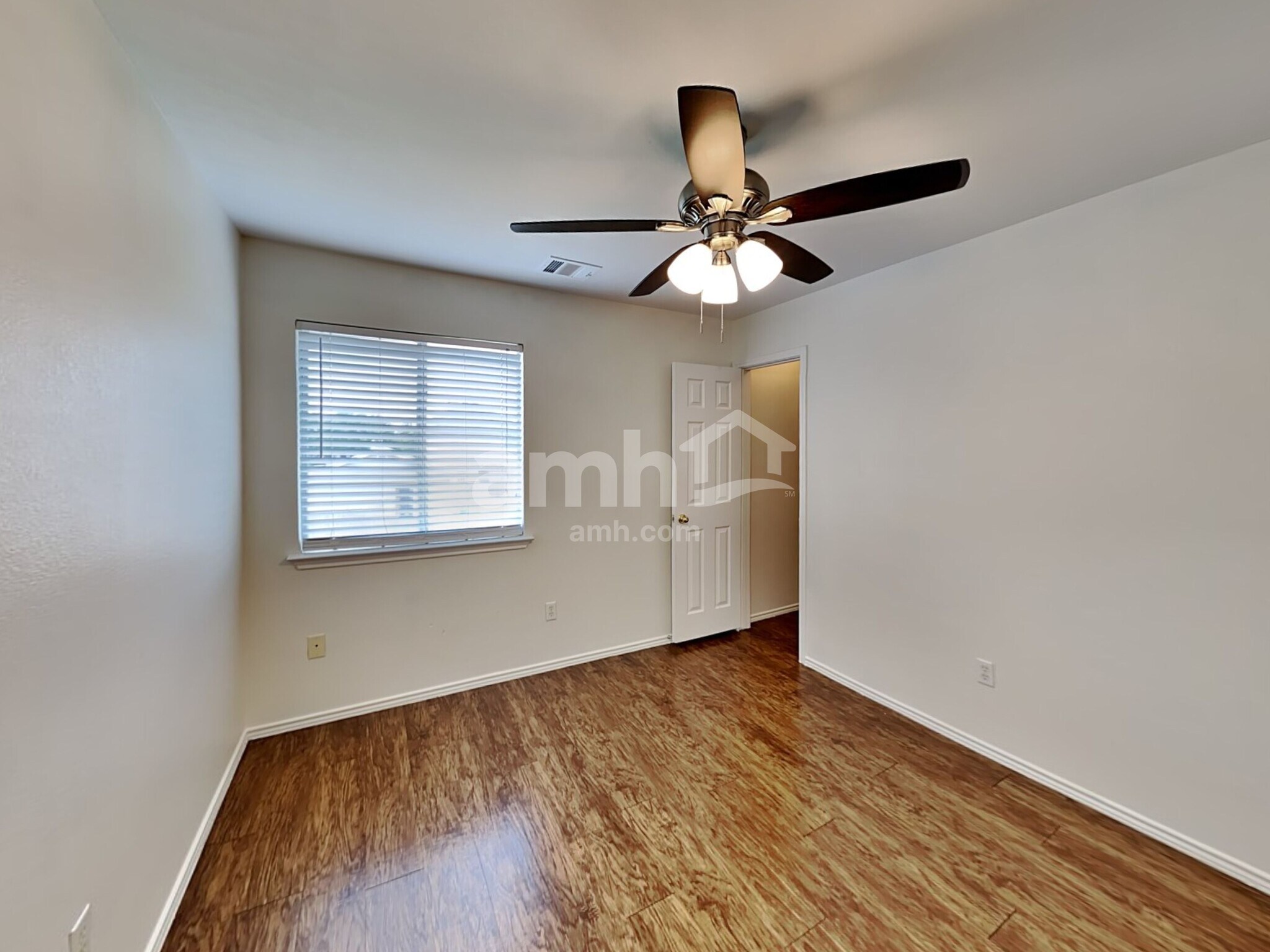 Building Photo - 2848 Deerfern Ln