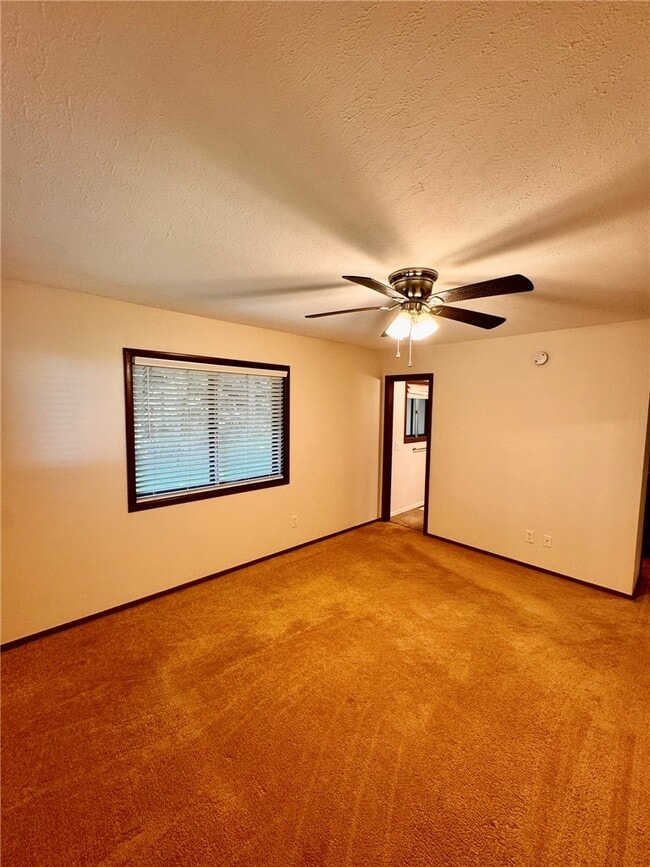 Building Photo - 9108 Bluff Dr