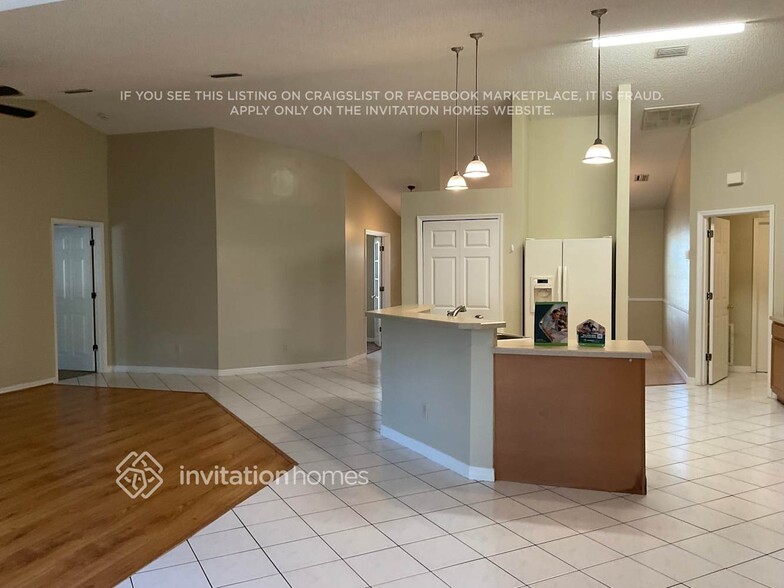 Building Photo - 963 Whisperpine Dr