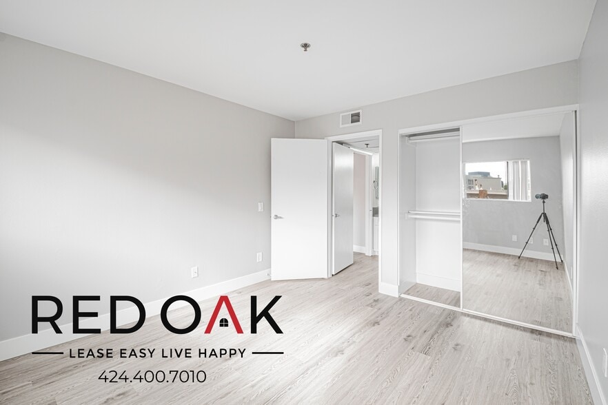 Building Photo - 6700 Franklin Pl