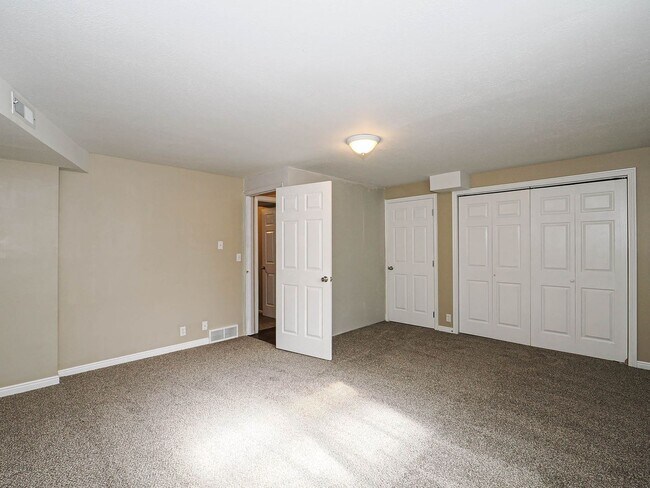 Building Photo - Beautiful House in West Jordan
