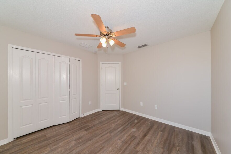 Building Photo - 1004 Seminole Sky Dr