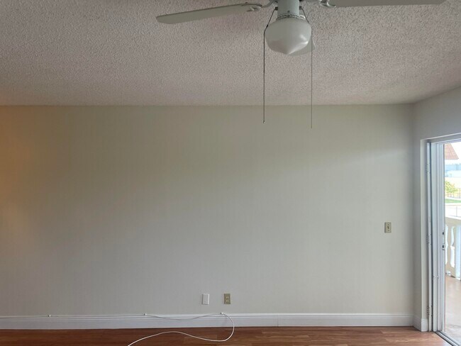 Building Photo - 500 Village Green Cir W
