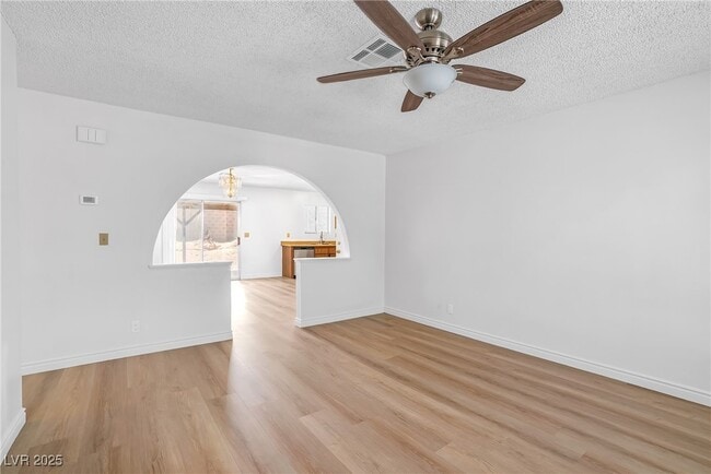 Building Photo - 540 Longtree Ave