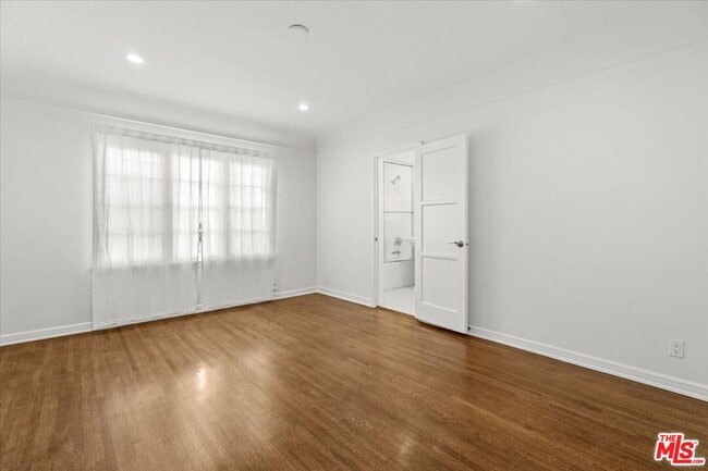 Building Photo - 203 S Detroit St