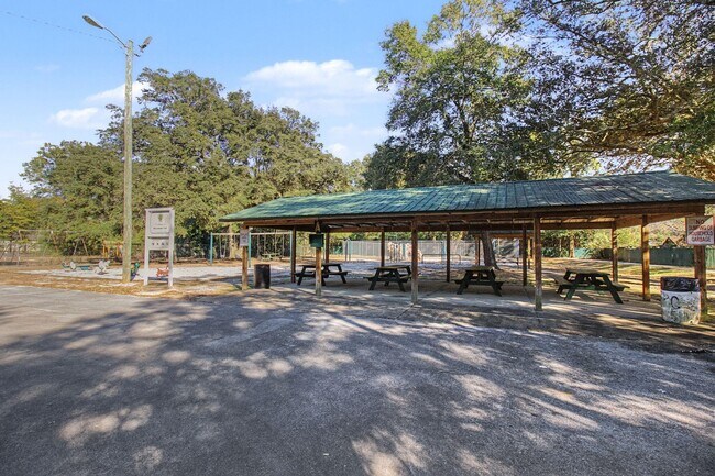 Building Photo - 5230 Richburg St