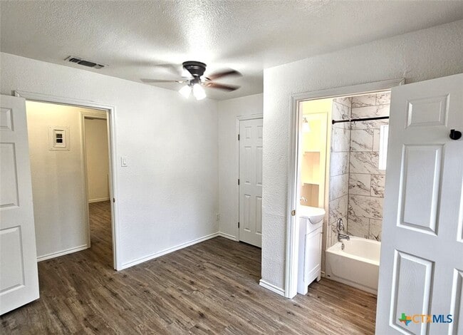 Building Photo - 105 Santa Clara St